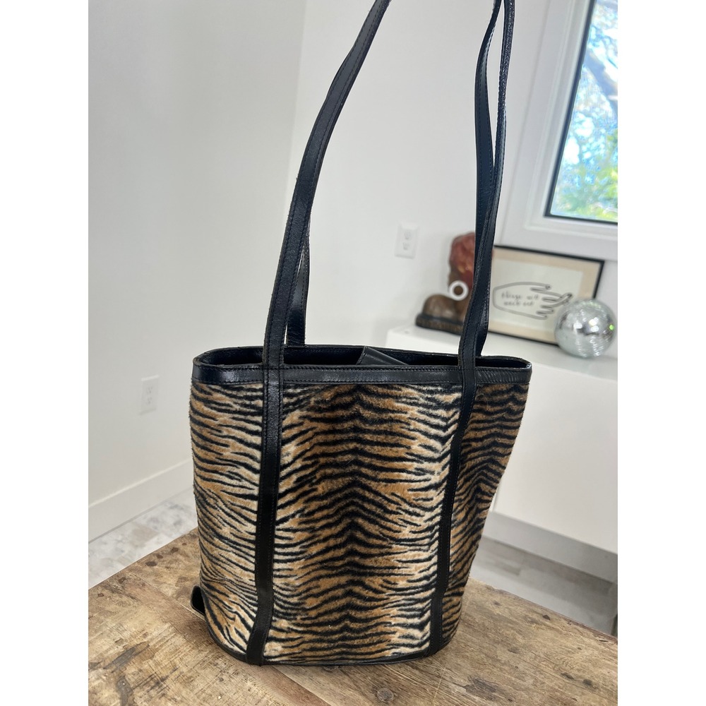 y2k Maxx New York Animal Print Top Handle Shoulder Bucket Bag